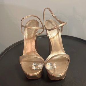 Women’s size 7 1/2 Casadei Italian style platform heels with decretive toe-ring